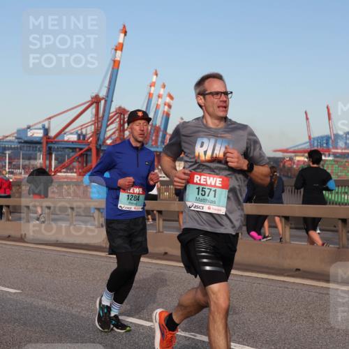 03.10.2024 - Köhlbrandbrückenlauf Matties Gatica Varas http://msf.ph/oto/7214700 03.10.2024 09:38:41 Position 2 1284, 1571 meine-sportfotos.de