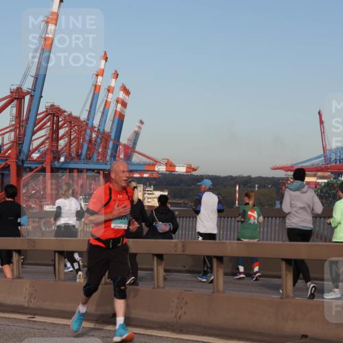 03.10.2024 - Köhlbrandbrückenlauf Matties Gatica Varas http://msf.ph/oto/7214795 03.10.2024 09:38:45 Position 2  meine-sportfotos.de