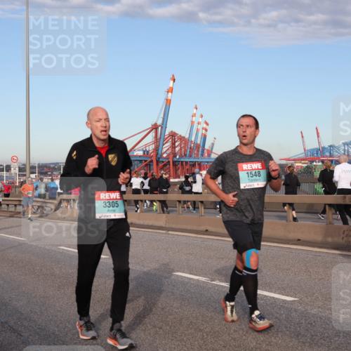 03.10.2024 - Köhlbrandbrückenlauf Matties Gatica Varas http://msf.ph/oto/7214840 03.10.2024 09:38:47 Position 2 3305, 1548, 1224 meine-sportfotos.de