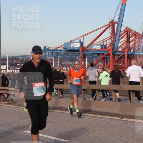 03.10.2024 - Köhlbrandbrückenlauf Matties Gatica Varas http://msf.ph/oto/7214910 03.10.2024 09:38:50 Position 2 1500, 1695, 1470, 1173 meine-sportfotos.de