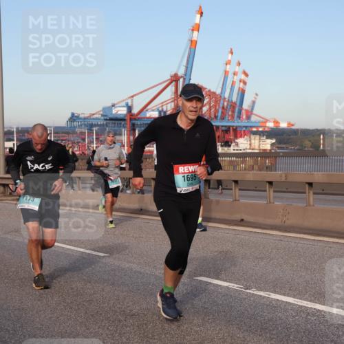 03.10.2024 - Köhlbrandbrückenlauf Matties Gatica Varas http://msf.ph/oto/7214969 03.10.2024 09:38:51 Position 2 1, 11, 1173, 037, 1695 meine-sportfotos.de