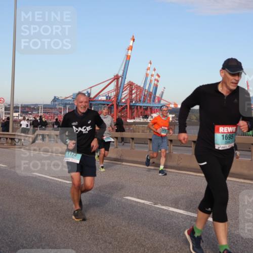 03.10.2024 - Köhlbrandbrückenlauf Matties Gatica Varas http://msf.ph/oto/7214993 03.10.2024 09:38:52 Position 2 1173, 1470, 1695 meine-sportfotos.de