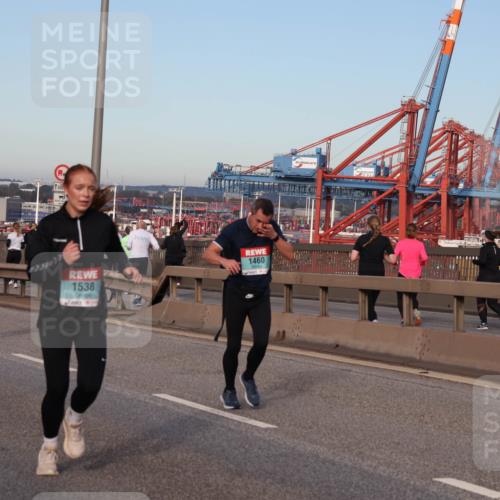 03.10.2024 - Köhlbrandbrückenlauf Matties Gatica Varas http://msf.ph/oto/7215196 03.10.2024 09:38:57 Position 2 1676, 1538, 1460 meine-sportfotos.de