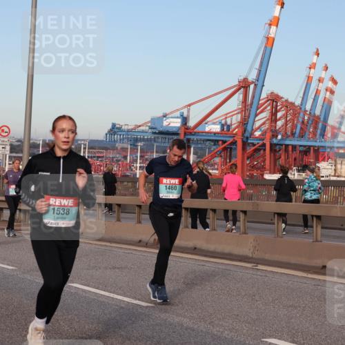 03.10.2024 - Köhlbrandbrückenlauf Matties Gatica Varas http://msf.ph/oto/7215221 03.10.2024 09:38:57 Position 2 1676, 1500, 1538, 1460 meine-sportfotos.de