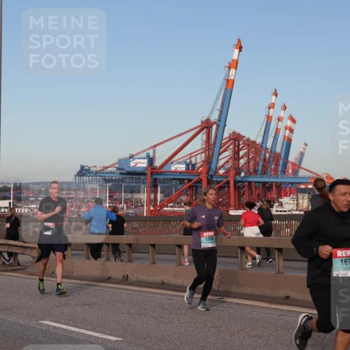 03.10.2024 - Köhlbrandbrückenlauf Matties Gatica Varas http://msf.ph/oto/7215340 03.10.2024 09:39:02 Position 2 500, 1390, 1676 meine-sportfotos.de