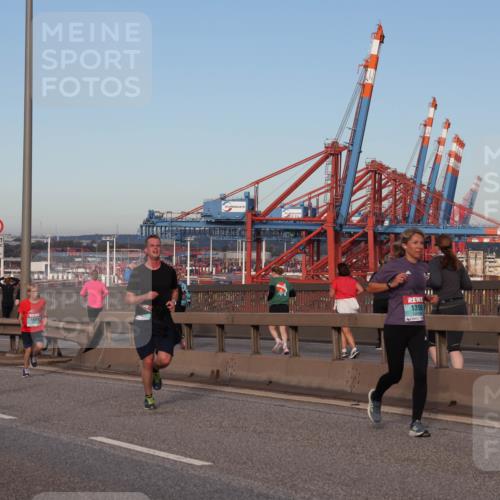 03.10.2024 - Köhlbrandbrückenlauf Matties Gatica Varas http://msf.ph/oto/7215369 03.10.2024 09:39:02 Position 2 1670, 500, 1, 1390 meine-sportfotos.de