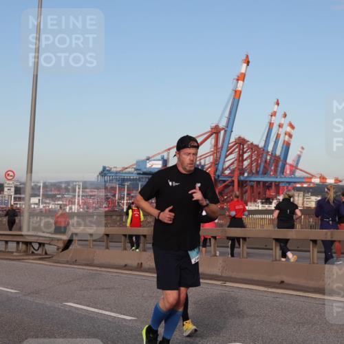 03.10.2024 - Köhlbrandbrückenlauf Matties Gatica Varas http://msf.ph/oto/7215760 03.10.2024 09:39:12 Position 2 500 meine-sportfotos.de