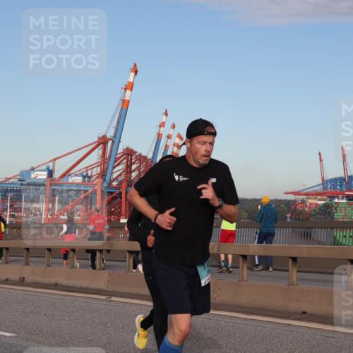 03.10.2024 - Köhlbrandbrückenlauf Matties Gatica Varas http://msf.ph/oto/7215784 03.10.2024 09:39:13 Position 2  meine-sportfotos.de