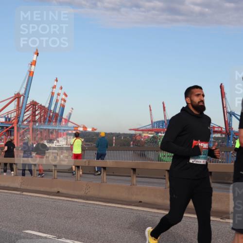 03.10.2024 - Köhlbrandbrückenlauf Matties Gatica Varas http://msf.ph/oto/7215802 03.10.2024 09:39:14 Position 2 83 meine-sportfotos.de