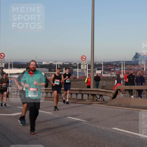 03.10.2024 - Köhlbrandbrückenlauf Matties Gatica Varas http://msf.ph/oto/7215829 03.10.2024 09:39:18 Position 2 1, 500, 1208, 2035, 1358, 1500 meine-sportfotos.de