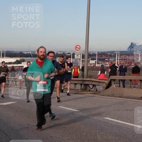 03.10.2024 - Köhlbrandbrückenlauf Matties Gatica Varas http://msf.ph/oto/7215844 03.10.2024 09:39:18 Position 2 500, 1208, 1500 meine-sportfotos.de