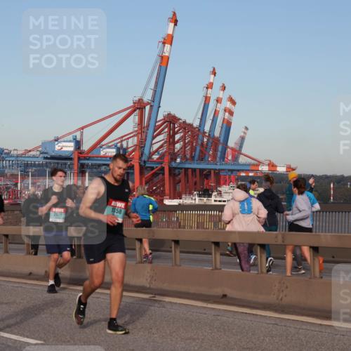 03.10.2024 - Köhlbrandbrückenlauf Matties Gatica Varas http://msf.ph/oto/7215897 03.10.2024 09:39:23 Position 2 2035, 1230, 1358 meine-sportfotos.de