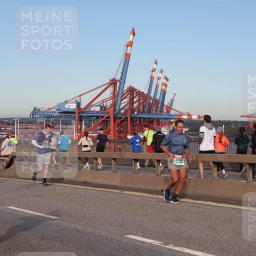 03.10.2024 - Köhlbrandbrückenlauf Matties Gatica Varas http://msf.ph/oto/7215997 03.10.2024 09:39:29 Position 2 2234 meine-sportfotos.de