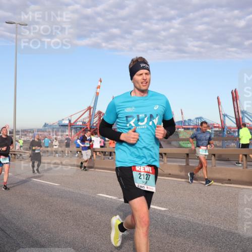 03.10.2024 - Köhlbrandbrückenlauf Matties Gatica Varas http://msf.ph/oto/7216046 03.10.2024 09:39:30 Position 2 2127, 2234 meine-sportfotos.de