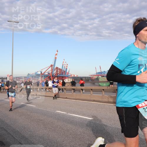 03.10.2024 - Köhlbrandbrückenlauf Matties Gatica Varas http://msf.ph/oto/7216058 03.10.2024 09:39:31 Position 2 2127 meine-sportfotos.de