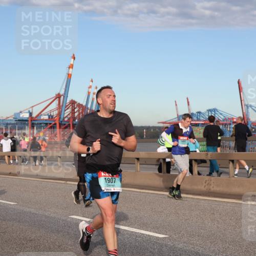 03.10.2024 - Köhlbrandbrückenlauf Matties Gatica Varas http://msf.ph/oto/7216102 03.10.2024 09:39:33 Position 2 1934, 1907, 1491 meine-sportfotos.de