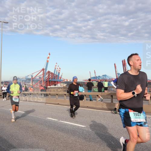 03.10.2024 - Köhlbrandbrückenlauf Matties Gatica Varas http://msf.ph/oto/7216129 03.10.2024 09:39:34 Position 2 1934, 170, 1907 meine-sportfotos.de