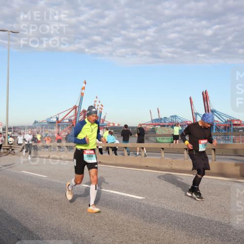 03.10.2024 - Köhlbrandbrückenlauf Matties Gatica Varas http://msf.ph/oto/7216137 03.10.2024 09:39:35 Position 2 1700, 1934 meine-sportfotos.de
