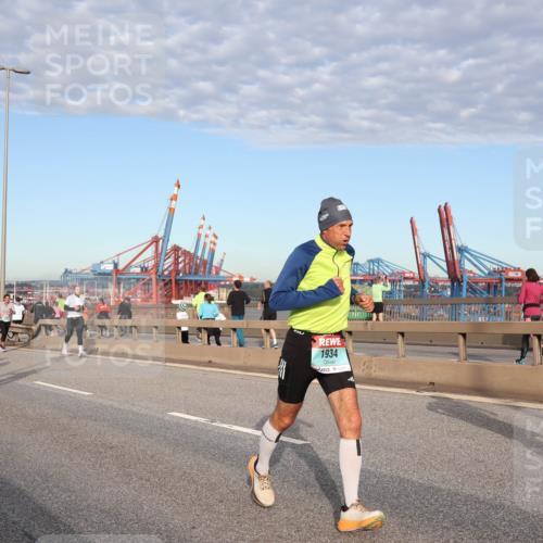 03.10.2024 - Köhlbrandbrückenlauf Matties Gatica Varas http://msf.ph/oto/7216156 03.10.2024 09:39:35 Position 2 1934, 1700 meine-sportfotos.de