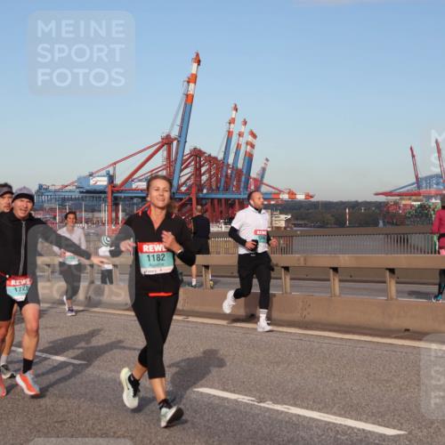 03.10.2024 - Köhlbrandbrückenlauf Matties Gatica Varas http://msf.ph/oto/7216188 03.10.2024 09:39:38 Position 2 500, 1441, 1728, 1388, 1182, 1246 meine-sportfotos.de