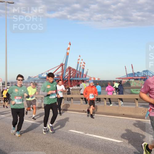 03.10.2024 - Köhlbrandbrückenlauf Matties Gatica Varas http://msf.ph/oto/7216342 03.10.2024 09:39:44 Position 2 118, 1238, 1235, 1299 meine-sportfotos.de