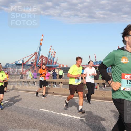 03.10.2024 - Köhlbrandbrückenlauf Matties Gatica Varas http://msf.ph/oto/7216438 03.10.2024 09:39:46 Position 2 2422, 1183, 1464, 1235 meine-sportfotos.de