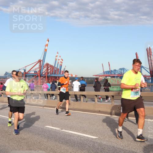 03.10.2024 - Köhlbrandbrückenlauf Matties Gatica Varas http://msf.ph/oto/7216459 03.10.2024 09:39:46 Position 2 85, 2422, 1464 meine-sportfotos.de