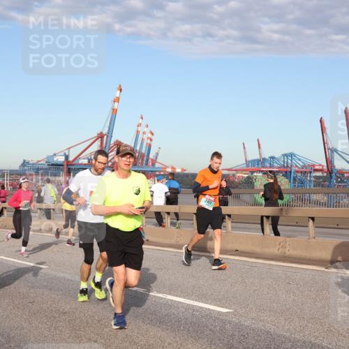 03.10.2024 - Köhlbrandbrückenlauf Matties Gatica Varas http://msf.ph/oto/7216476 03.10.2024 09:39:47 Position 2 1285, 2422 meine-sportfotos.de