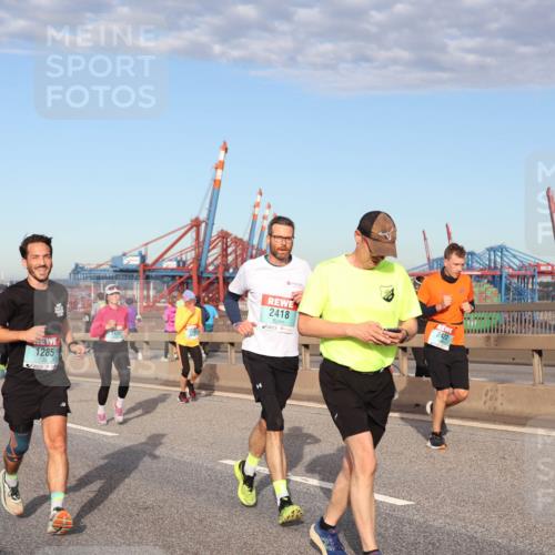 03.10.2024 - Köhlbrandbrückenlauf Matties Gatica Varas http://msf.ph/oto/7216490 03.10.2024 09:39:48 Position 2 1580, 1285, 1424, 2418, 2422 meine-sportfotos.de