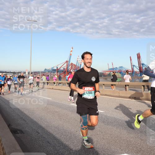 03.10.2024 - Köhlbrandbrückenlauf Matties Gatica Varas http://msf.ph/oto/7216541 03.10.2024 09:39:49 Position 2 2418, 1285 meine-sportfotos.de