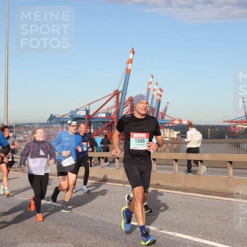 03.10.2024 - Köhlbrandbrückenlauf Matties Gatica Varas http://msf.ph/oto/7216649 03.10.2024 09:39:52 Position 2 1624, 193, 1580 meine-sportfotos.de