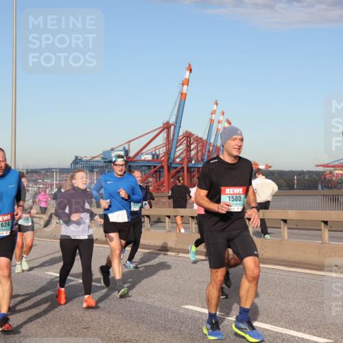 03.10.2024 - Köhlbrandbrückenlauf Matties Gatica Varas http://msf.ph/oto/7216657 03.10.2024 09:39:52 Position 2 1624, 1495, 1593, 1580 meine-sportfotos.de