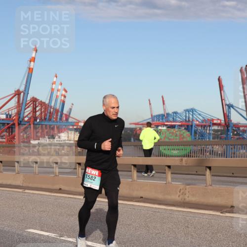 03.10.2024 - Köhlbrandbrückenlauf Matties Gatica Varas http://msf.ph/oto/7216827 03.10.2024 09:39:57 Position 2 85, 1582 meine-sportfotos.de