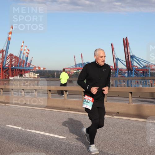 03.10.2024 - Köhlbrandbrückenlauf Matties Gatica Varas http://msf.ph/oto/7216845 03.10.2024 09:39:58 Position 2 1685, 1582 meine-sportfotos.de