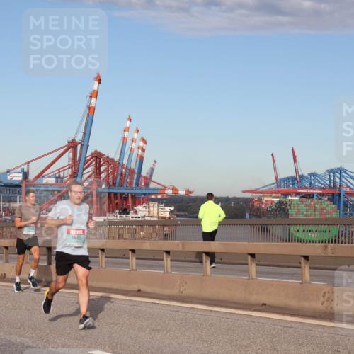 03.10.2024 - Köhlbrandbrückenlauf Matties Gatica Varas http://msf.ph/oto/7216863 03.10.2024 09:39:59 Position 2 1604, 1685 meine-sportfotos.de