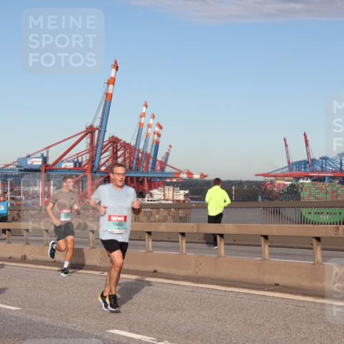 03.10.2024 - Köhlbrandbrückenlauf Matties Gatica Varas http://msf.ph/oto/7216872 03.10.2024 09:39:59 Position 2 2150, 1604, 1685 meine-sportfotos.de