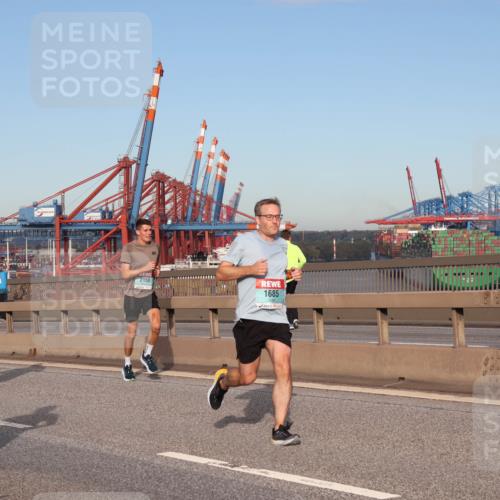 03.10.2024 - Köhlbrandbrückenlauf Matties Gatica Varas http://msf.ph/oto/7216895 03.10.2024 09:39:59 Position 2 2952, 2150, 1685, 1604 meine-sportfotos.de