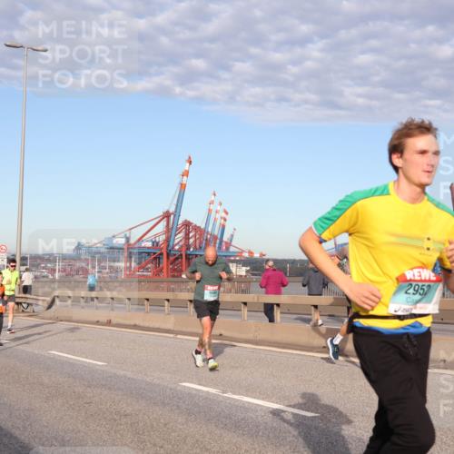 03.10.2024 - Köhlbrandbrückenlauf Matties Gatica Varas http://msf.ph/oto/7216963 03.10.2024 09:40:01 Position 2 2001, 2952 meine-sportfotos.de