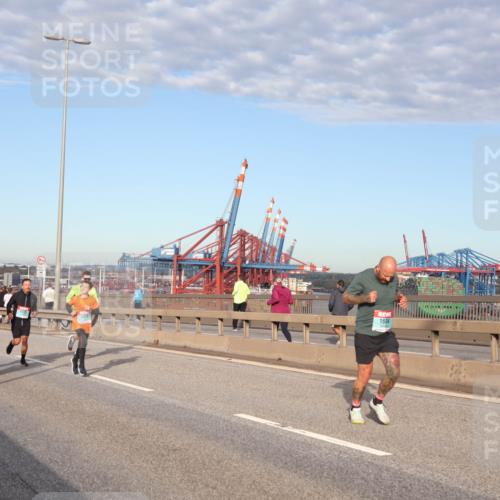 03.10.2024 - Köhlbrandbrückenlauf Matties Gatica Varas http://msf.ph/oto/7216975 03.10.2024 09:40:02 Position 2 2001, 1239, 1604 meine-sportfotos.de