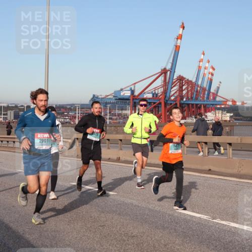 03.10.2024 - Köhlbrandbrückenlauf Matties Gatica Varas http://msf.ph/oto/7217050 03.10.2024 09:40:04 Position 2 1373, 2001, 147, 39 meine-sportfotos.de