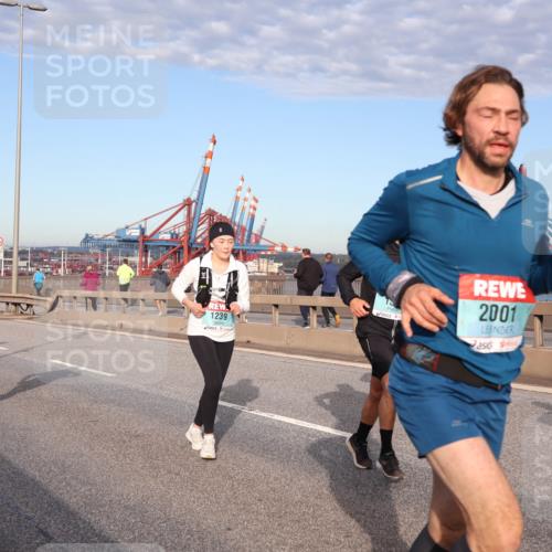 03.10.2024 - Köhlbrandbrückenlauf Matties Gatica Varas http://msf.ph/oto/7217155 03.10.2024 09:40:07 Position 2 2728, 1613, 1239, 2001 meine-sportfotos.de