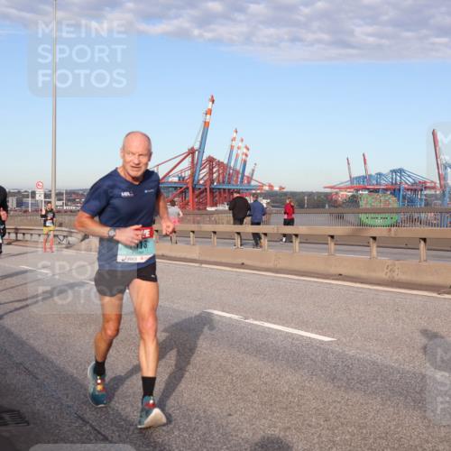03.10.2024 - Köhlbrandbrückenlauf Matties Gatica Varas http://msf.ph/oto/7217276 03.10.2024 09:40:08 Position 2 1171, 2728 meine-sportfotos.de