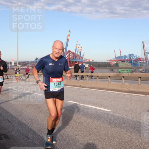03.10.2024 - Köhlbrandbrückenlauf Matties Gatica Varas http://msf.ph/oto/7217287 03.10.2024 09:40:09 Position 2 1171, 2728, 1613 meine-sportfotos.de