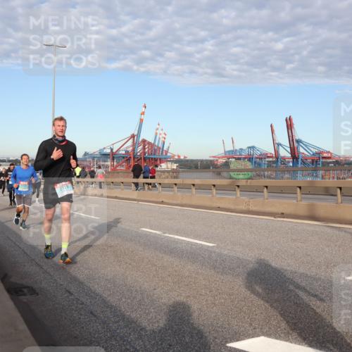 03.10.2024 - Köhlbrandbrückenlauf Matties Gatica Varas http://msf.ph/oto/7217334 03.10.2024 09:40:10 Position 2  meine-sportfotos.de