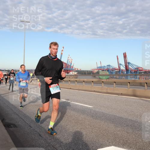 03.10.2024 - Köhlbrandbrückenlauf Matties Gatica Varas http://msf.ph/oto/7217367 03.10.2024 09:40:11 Position 2 2728 meine-sportfotos.de