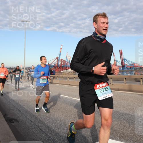 03.10.2024 - Köhlbrandbrückenlauf Matties Gatica Varas http://msf.ph/oto/7217400 03.10.2024 09:40:12 Position 2 1171, 2728 meine-sportfotos.de