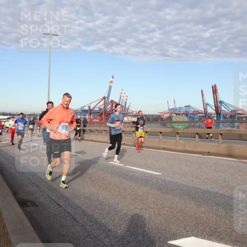 03.10.2024 - Köhlbrandbrückenlauf Matties Gatica Varas http://msf.ph/oto/7217457 03.10.2024 09:40:13 Position 2  meine-sportfotos.de