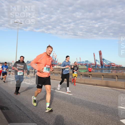 03.10.2024 - Köhlbrandbrückenlauf Matties Gatica Varas http://msf.ph/oto/7217470 03.10.2024 09:40:14 Position 2  meine-sportfotos.de