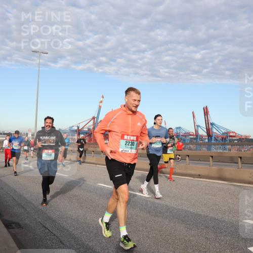 03.10.2024 - Köhlbrandbrückenlauf Matties Gatica Varas http://msf.ph/oto/7217478 03.10.2024 09:40:14 Position 2 1400, 2230, 3578 meine-sportfotos.de