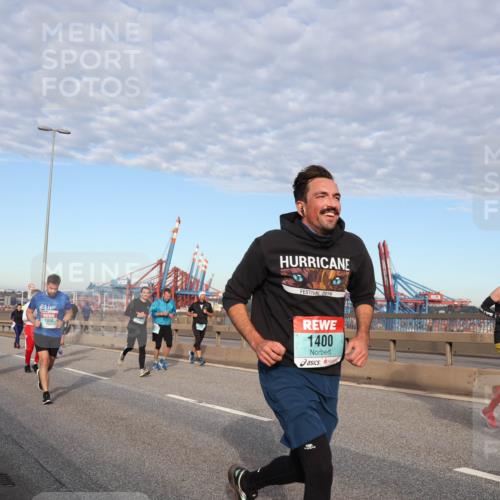 03.10.2024 - Köhlbrandbrückenlauf Matties Gatica Varas http://msf.ph/oto/7217504 03.10.2024 09:40:16 Position 2 1998, 2016, 1400, 1647 meine-sportfotos.de